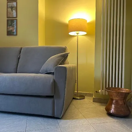 - La Casa Di Ringhiera * Asti