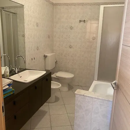 - La Casa Di Ringhiera *