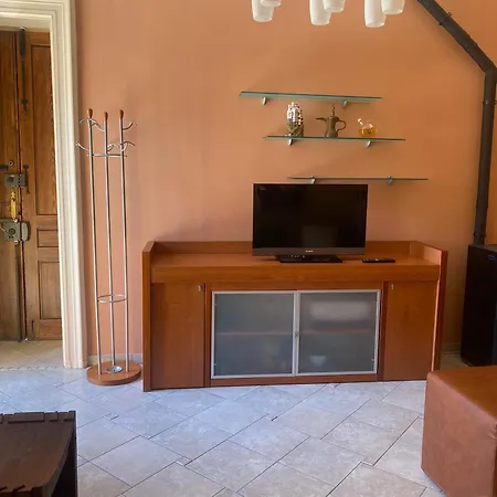 - La Casa Di Ringhiera *