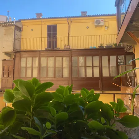 - La Casa Di Ringhiera